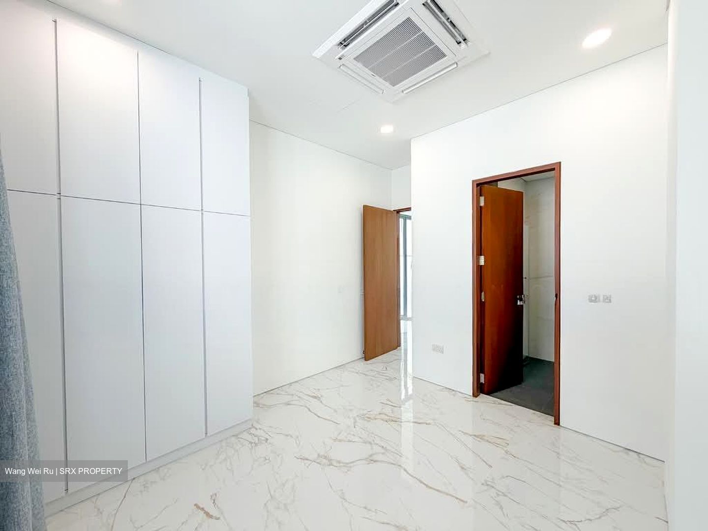 West Coast Road (D5), Terrace #558424421